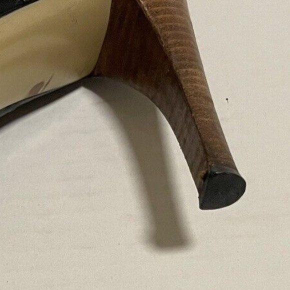 GUCCI~ZIP UP~TALL CALF LEATHER~WHIP STITCH~BOOTS - Picture 10 of 16